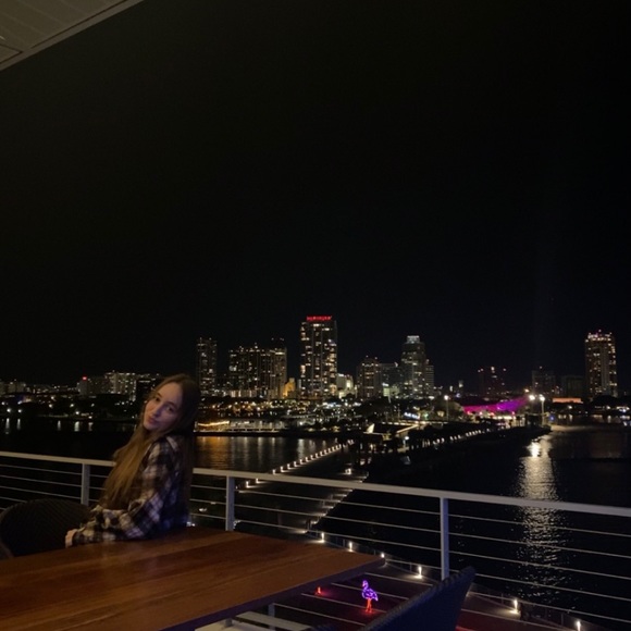 Meet your Posher, Samie - Picture 2 of 6